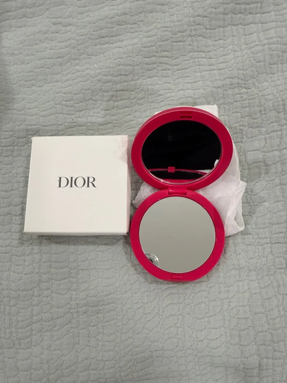 Dior Hot Pink Quilted Compact Mirror with Silver CD Logo - Picture 3 of 3